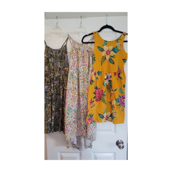 Bundle of (3) Old Navy summer floral print dresses